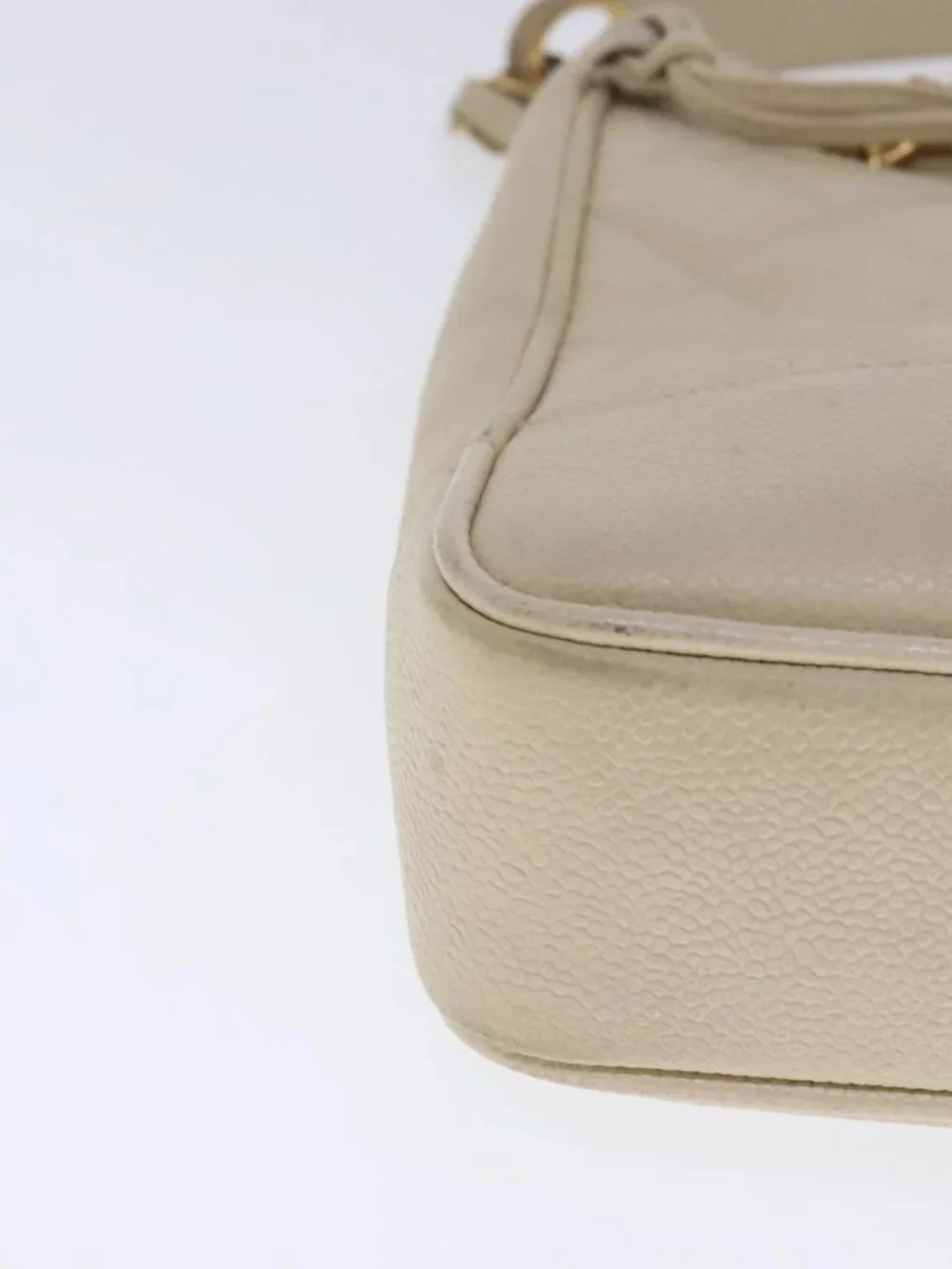 CHANEL brand	chanel color	beige